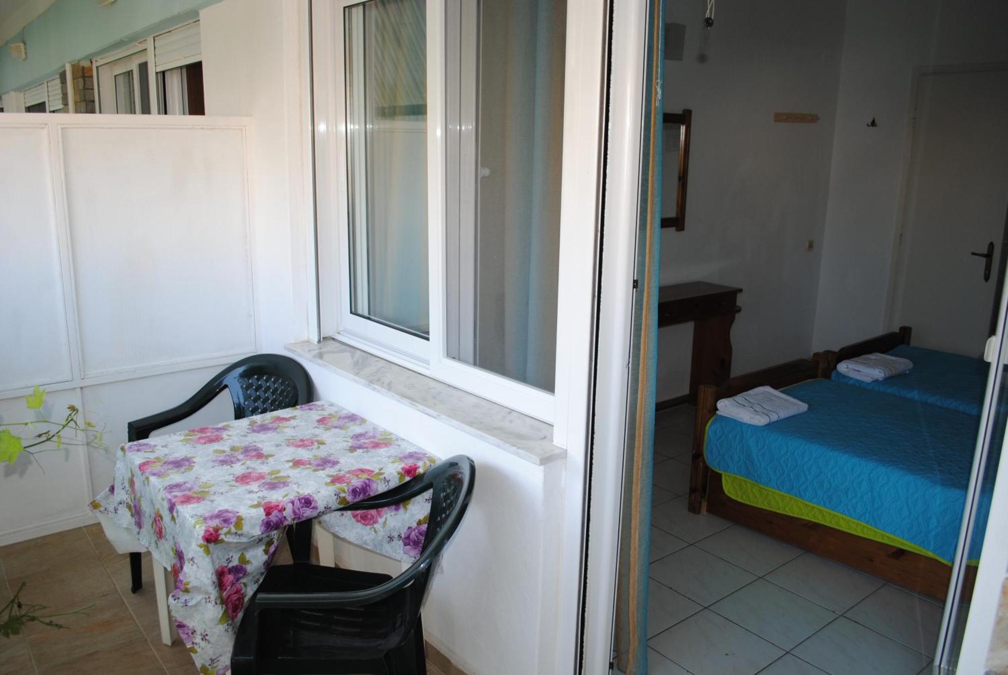 Artemis Apartments Paralia Dionysiou Oda fotoğraf